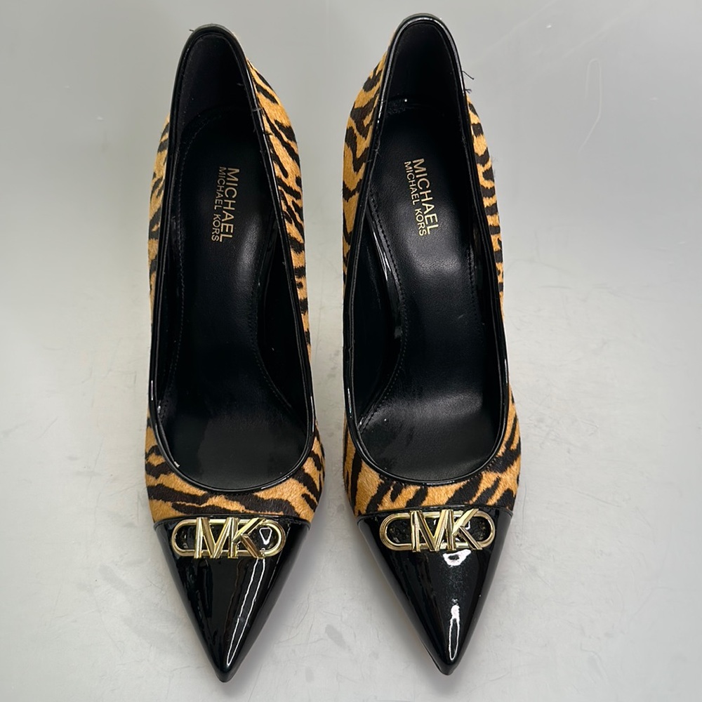 Make: Michael Kors Brand New without tags size 8.5